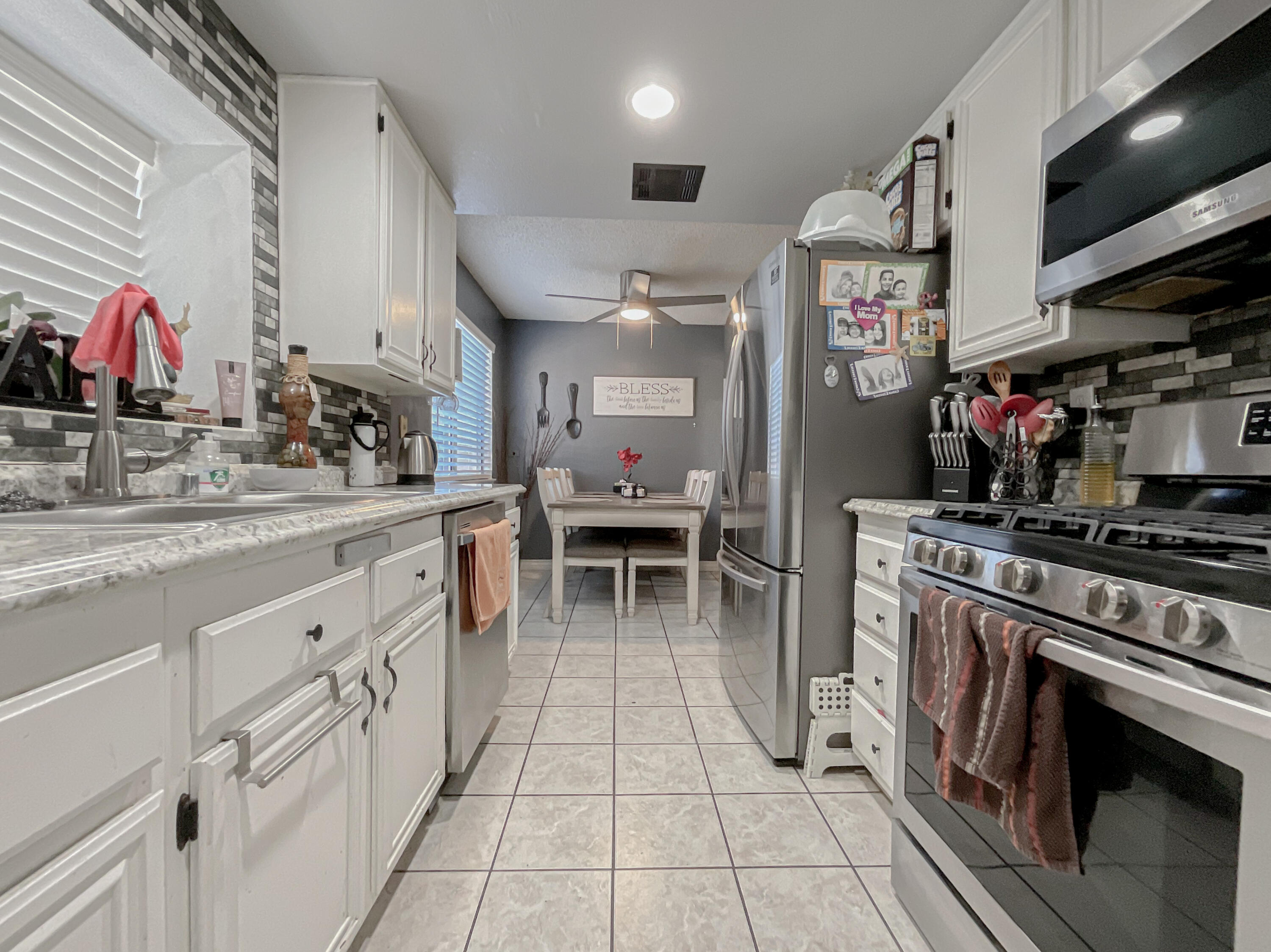 4065 Saddleback Road Palmdale, CA 93552 - Photo 8 of 21 8