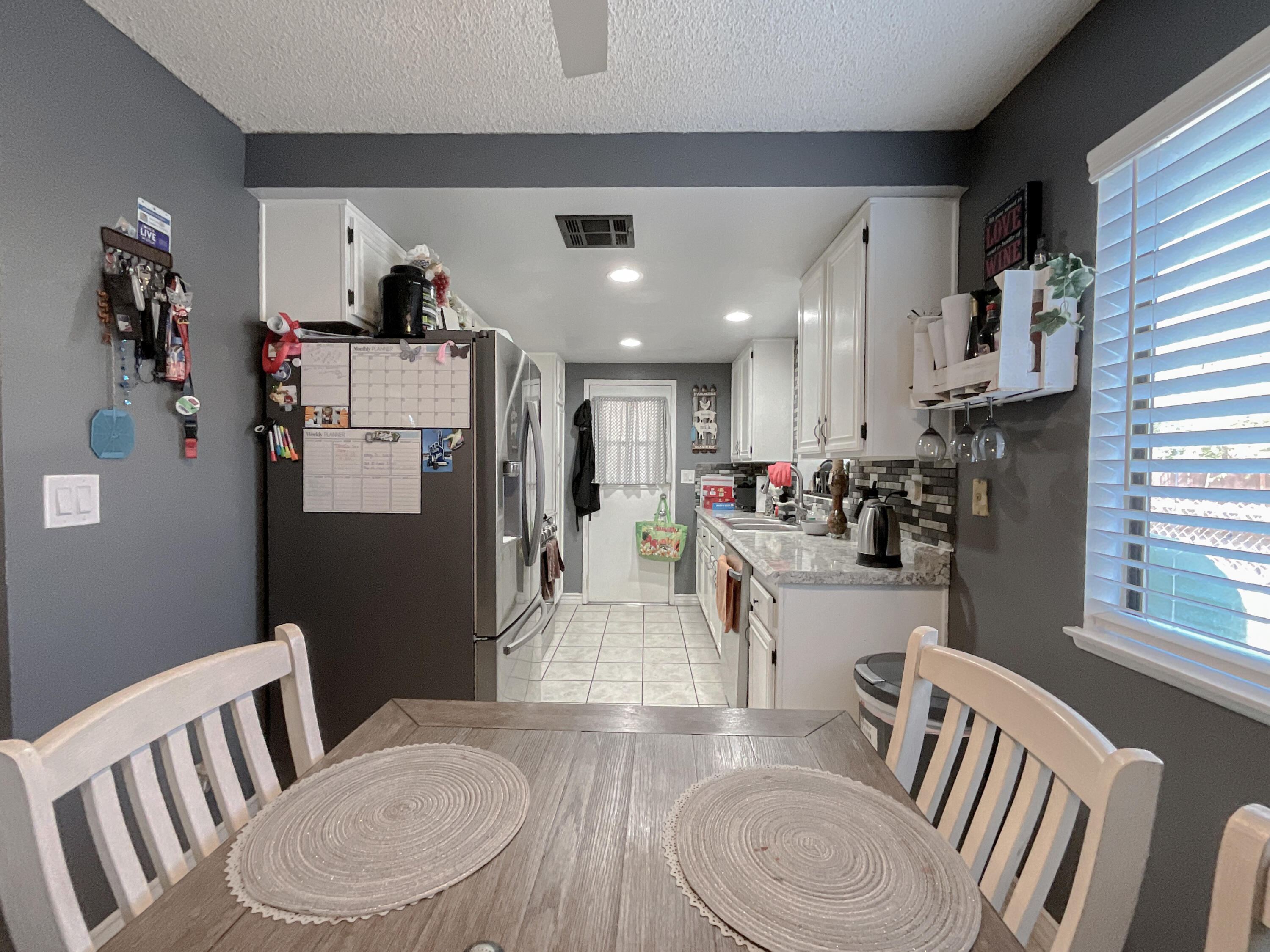 4065 Saddleback Road Palmdale, CA 93552 - Photo 9 of 21 9