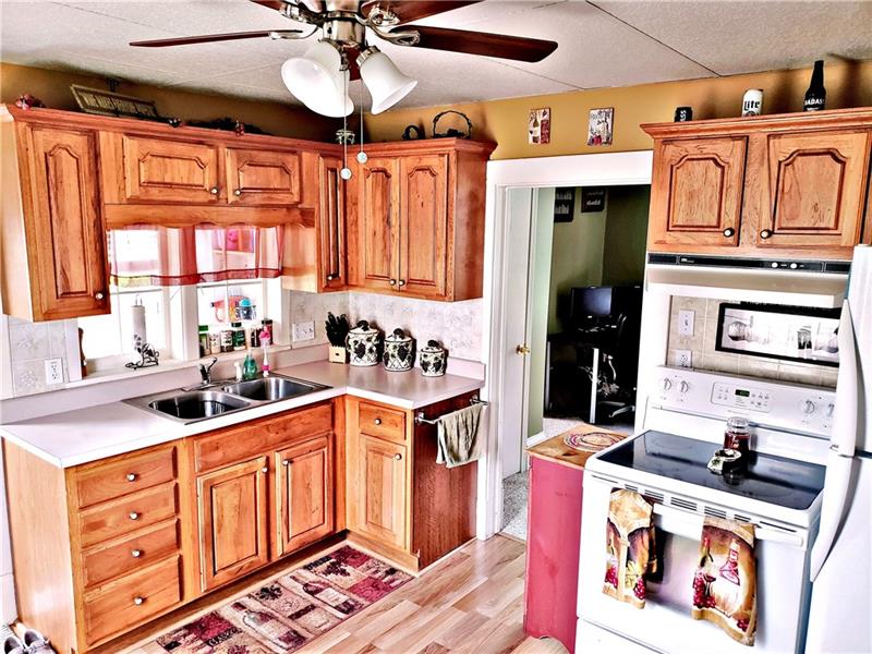 109 North Woodlawn Road Butler, PA 16001 - Photo 4 of 18 Gallery Image 4