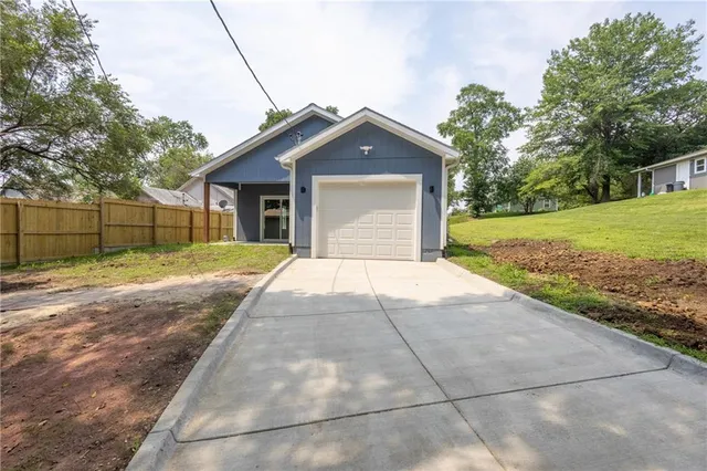 $295,000 | 1831 North 14th Street, Kansas City, KS 66104