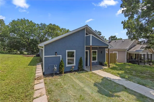 $295,000 | 1831 North 14th Street, Kansas City, KS 66104