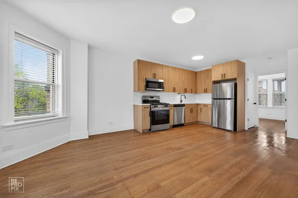 $2,195 | 6308 North Artesian Avenue, Unit 1, Chicago, IL 60659