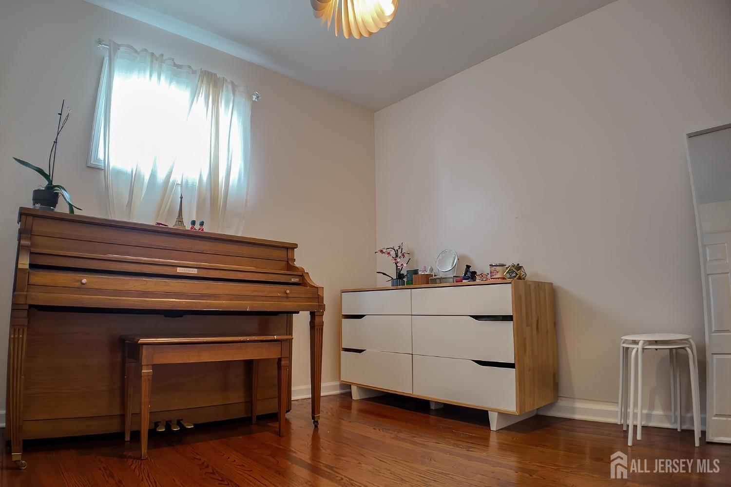 202 Jackson Avenue Edison, NJ 08837 - Photo 14 of 35