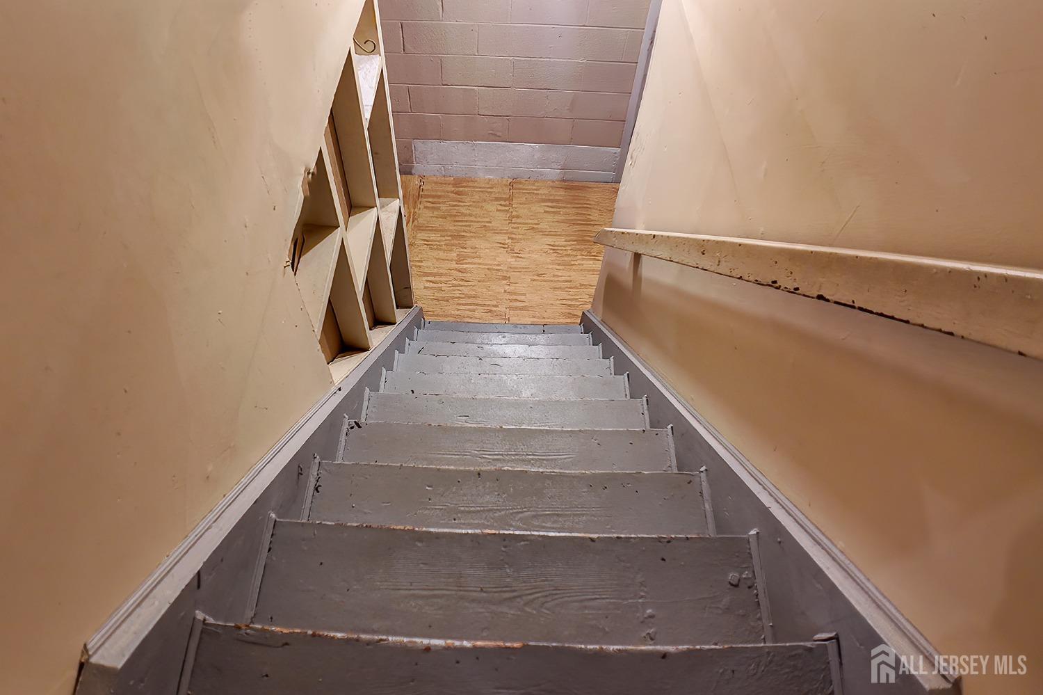 202 Jackson Avenue Edison, NJ 08837 - Photo 26 of 35