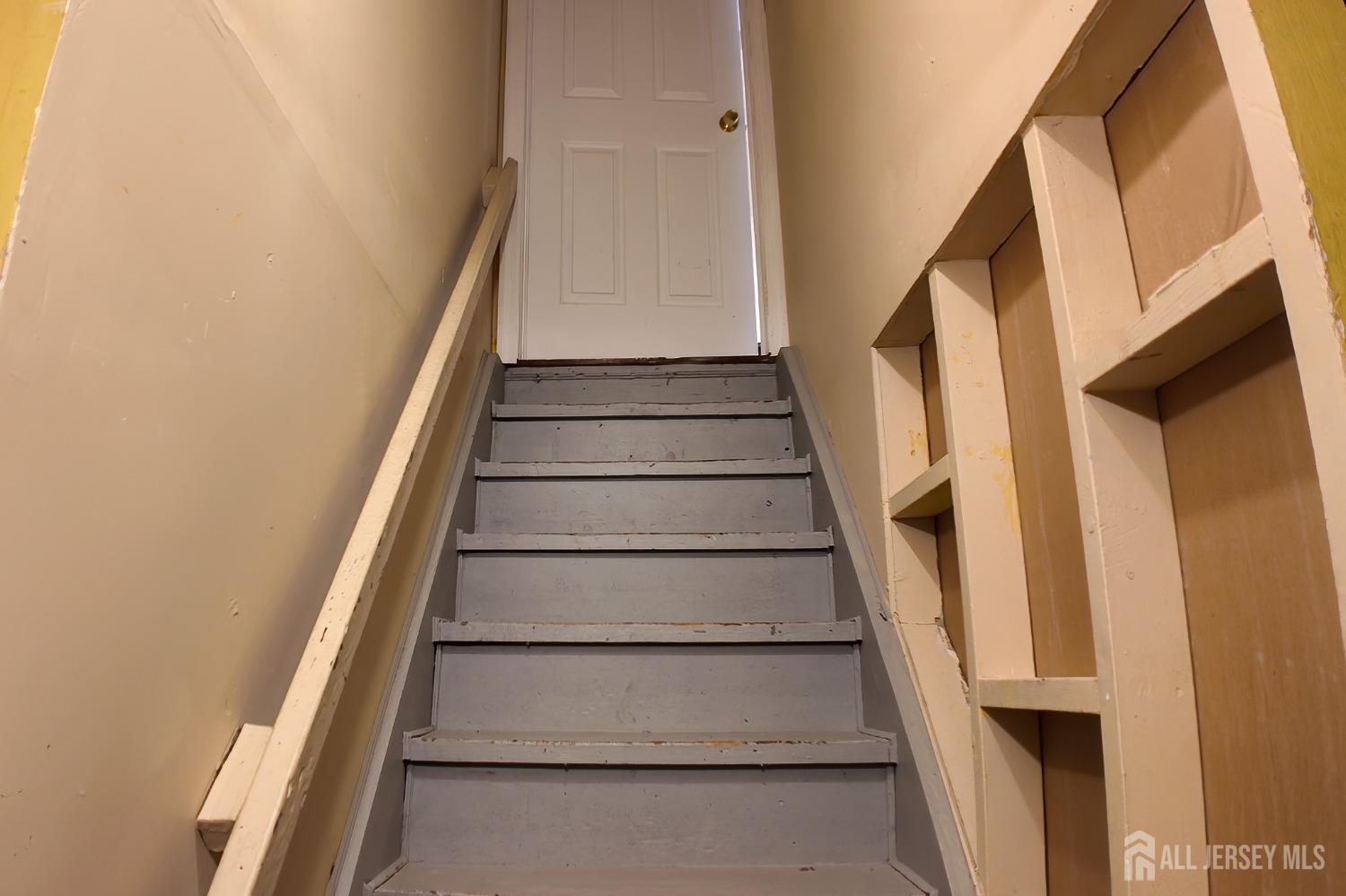 202 Jackson Avenue Edison, NJ 08837 - Photo 27 of 35 a view of entryway