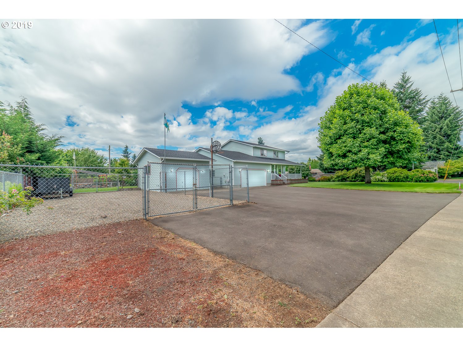 3915 Jasper Road Springfield, OR 97478 - Photo 3 of 30