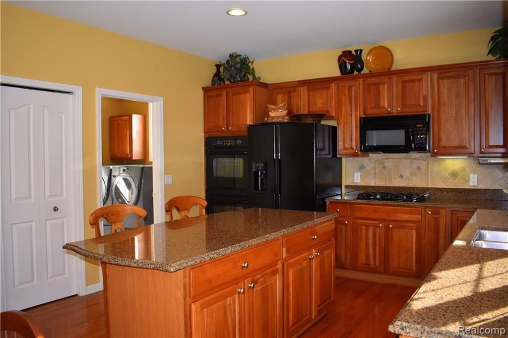 1668 Blushing Court Rochester, MI 48307 - Photo 11 of 34