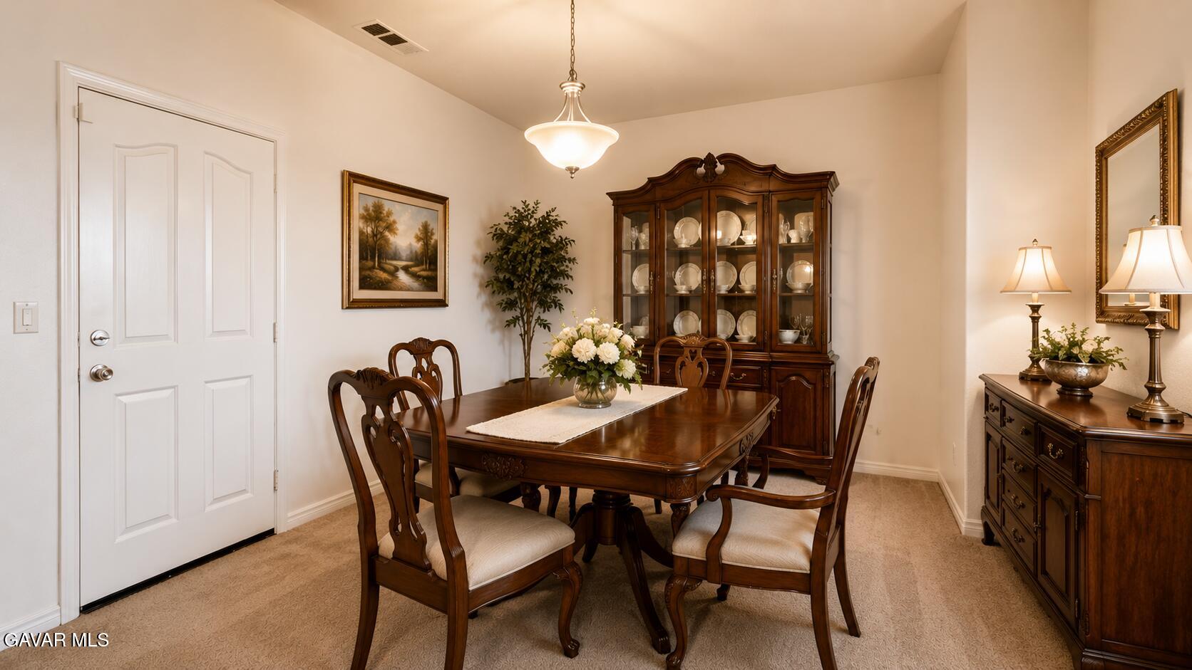 43737 Raysack Avenue Lancaster, CA 93535 - Photo 6 of 29 B3A65AEF-836A-4CCE-9DA6-A23D55AA4326