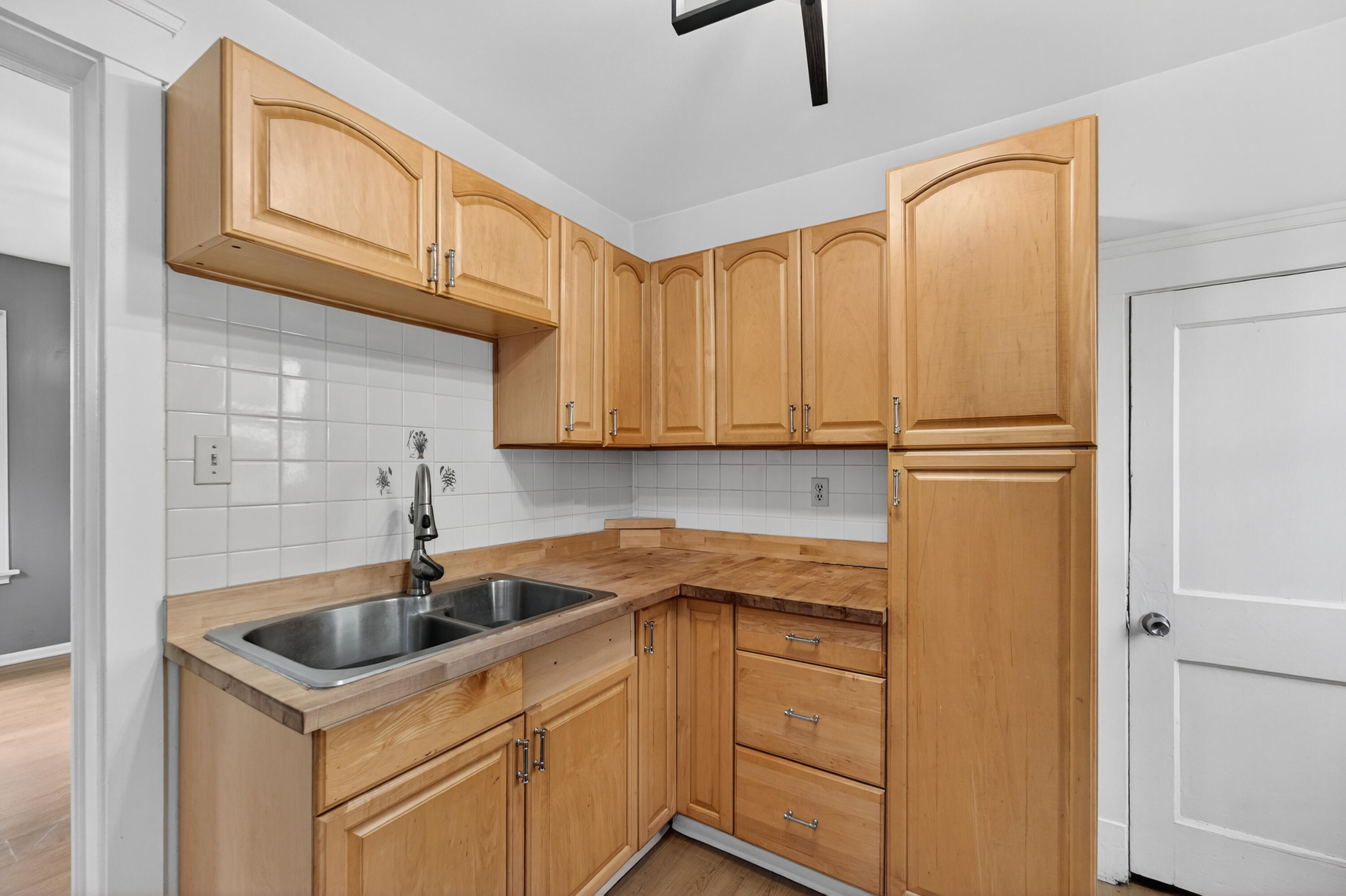 1831 Superior Street Racine, WI 53402 - Photo 21 of 22 Kitchen