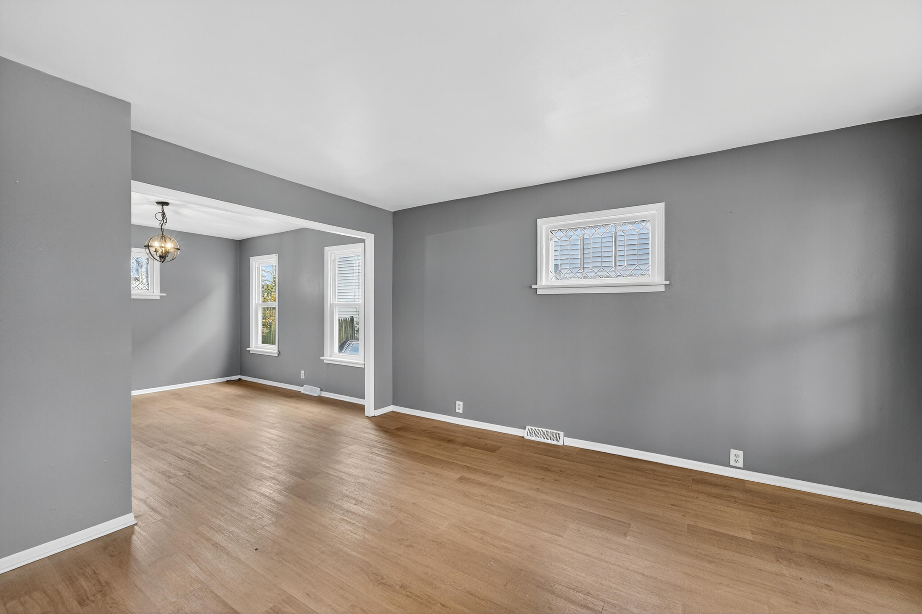 1831 Superior Street Racine, WI 53402 - Photo 6 of 22 Living to Dining