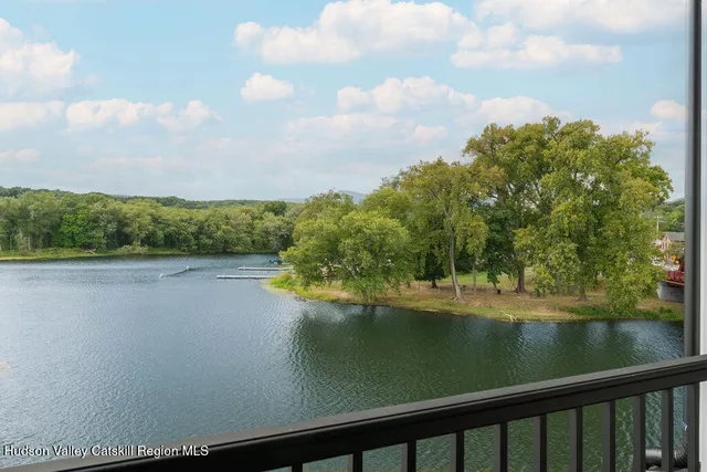 $895,000 | 6 Icehouse Drive, Saugerties, NY 12477