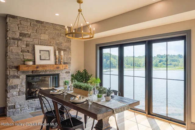 $895,000 | 6 Icehouse Drive, Saugerties, NY 12477