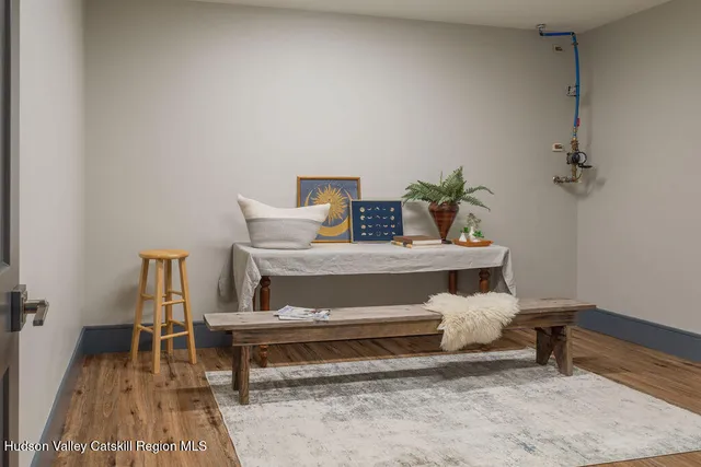 $895,000 | 6 Icehouse Drive, Saugerties, NY 12477