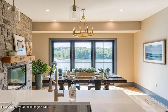 $895,000 | 6 Icehouse Drive, Saugerties, NY 12477