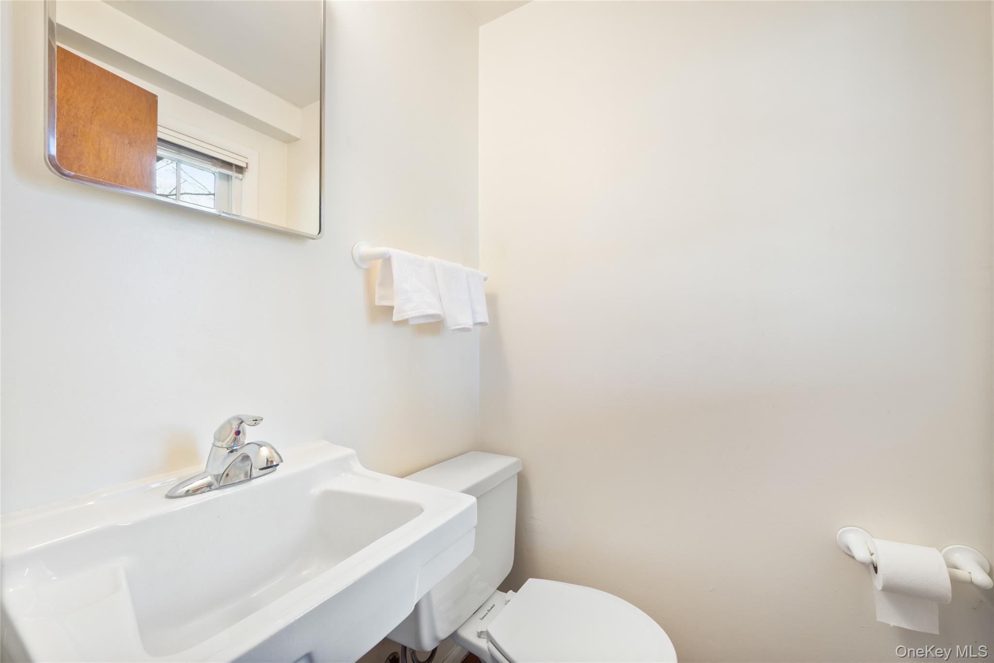 116 Allison Road Katonah, NY 10536 - Photo 20 of 25 Half Bath