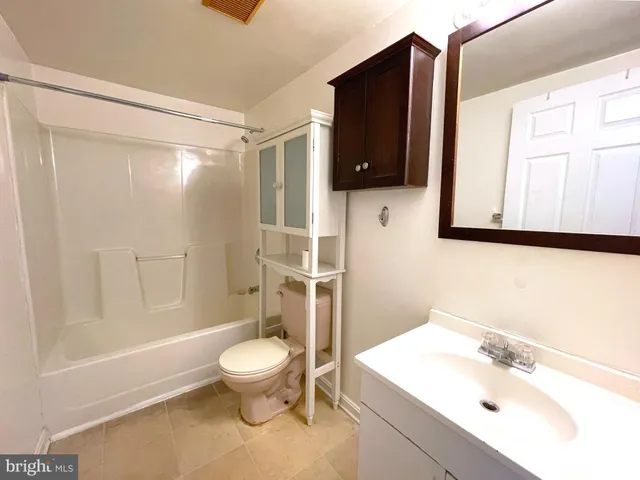 $1,325 | 490 Coster Road, Unit 2, Lusby, MD 20657