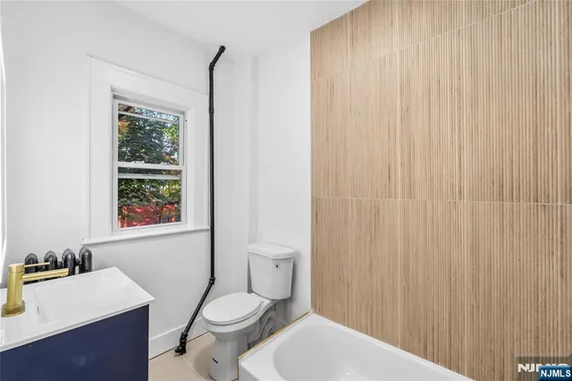 $1,199,000 | 150 Tappan Road, Harrington Park, NJ 07640