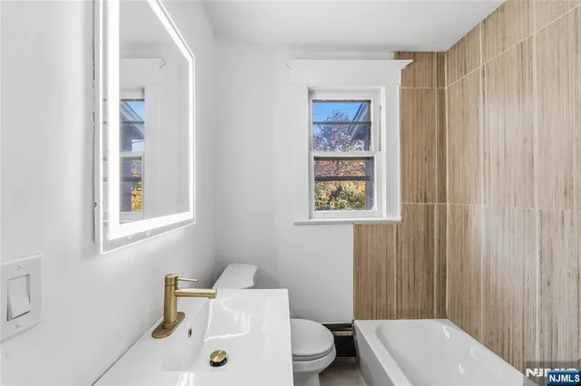 $1,199,000 | 150 Tappan Road, Harrington Park, NJ 07640