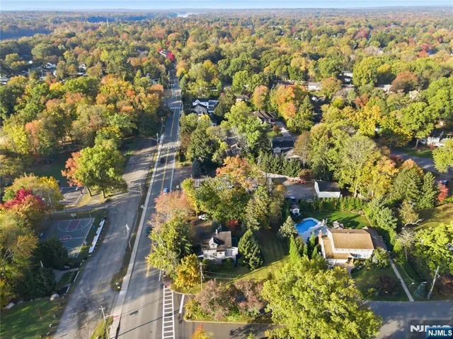 $1,199,000 | 150 Tappan Road, Harrington Park, NJ 07640