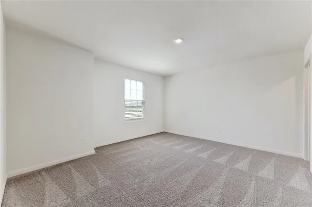 $1,885 | 112 Dupont Pass, Jarrell, TX 76537