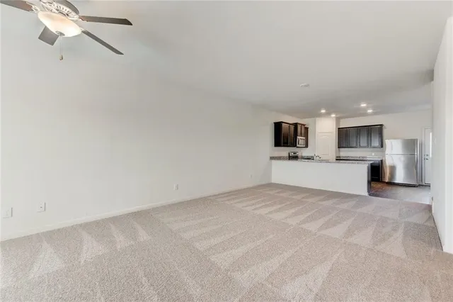 $1,885 | 112 Dupont Pass, Jarrell, TX 76537