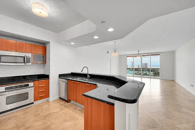 $729,900 | 2640 Lake Shore Drive, Unit 2011, Riviera Beach, FL 33404