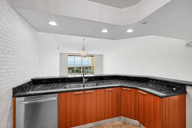 $729,900 | 2640 Lake Shore Drive, Unit 2011, Riviera Beach, FL 33404