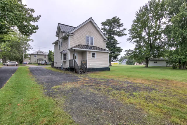 $229,900 | 413 East Stanley Street, Thorp, WI 54771