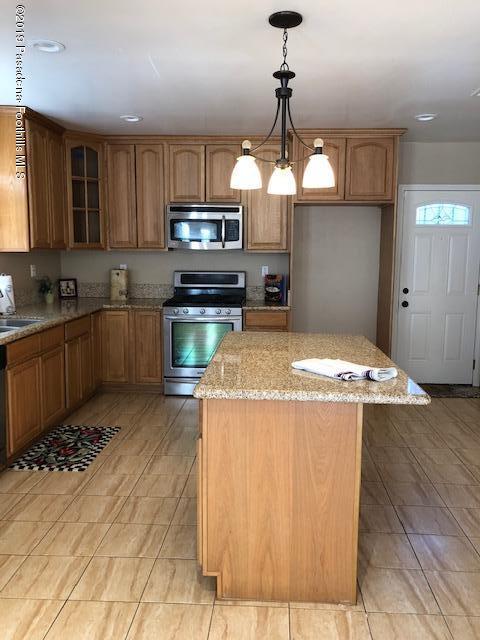 507 Anderson Place Pasadena, CA 91103 - Photo 4 of 19 Anderson Pl - Kit mat