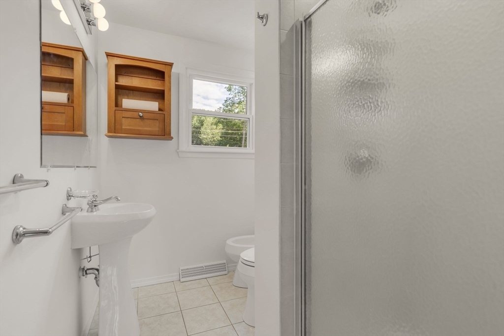 8 John Robinson Road Hudson, MA 01749 - Photo 15 of 34 Gallery Image 15