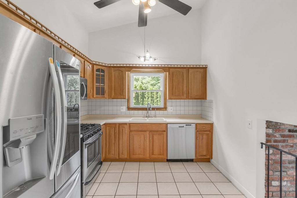 8 John Robinson Road Hudson, MA 01749 - Photo 17 of 34 Gallery Image 17