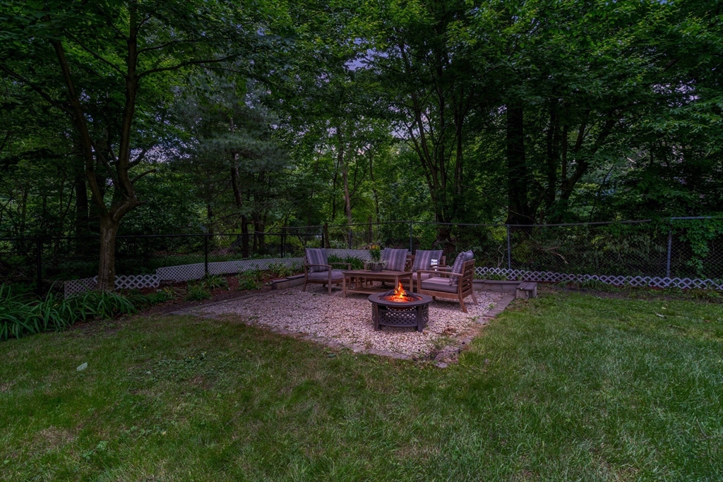 8 John Robinson Road Hudson, MA 01749 - Photo 6 of 34 Gallery Image 6