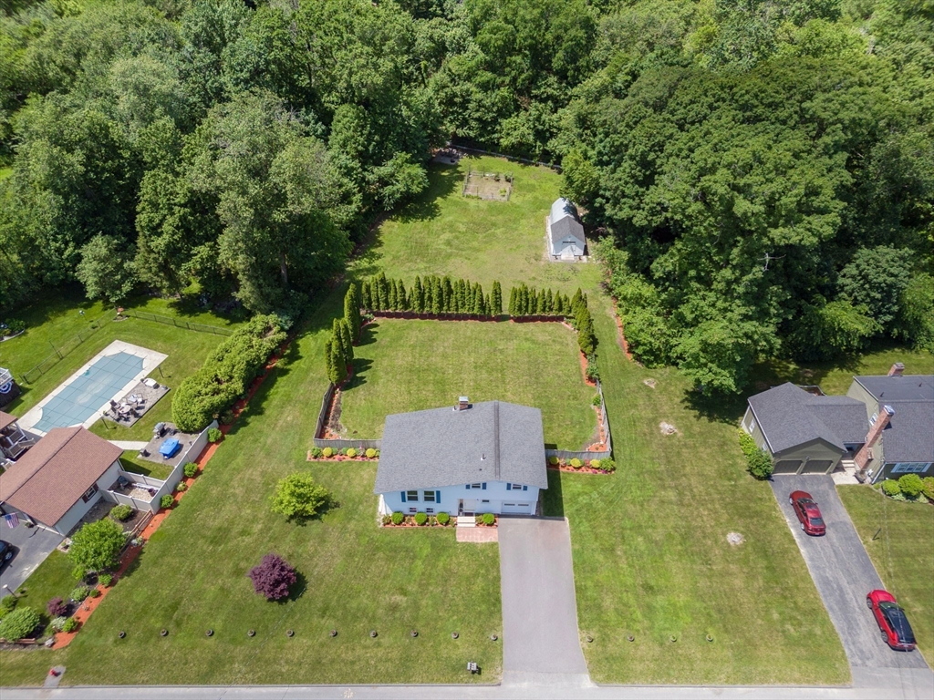 8 John Robinson Road Hudson, MA 01749 - Photo 9 of 34 Gallery Image 9