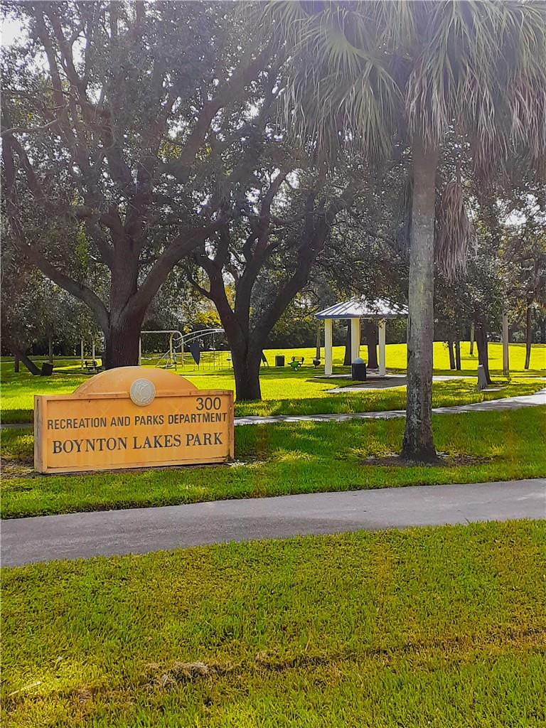 2 Glamis Way, Unit 2 Boynton Beach, FL 33426 - Photo 7 of 19 a view of park