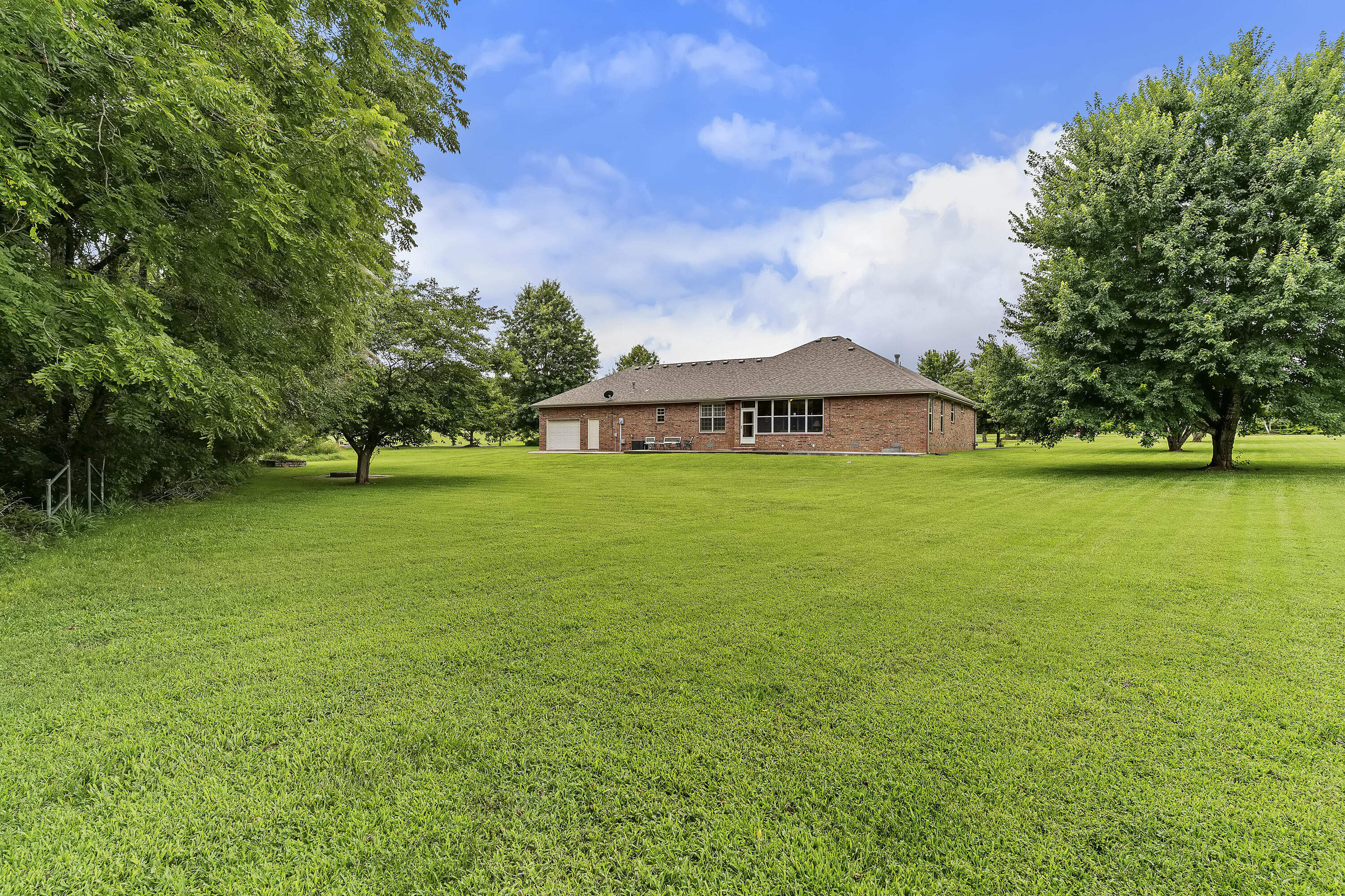 4465 Raintree Drive Willard, MO 65781 - Photo 41 of 51 4465 Raintree-44