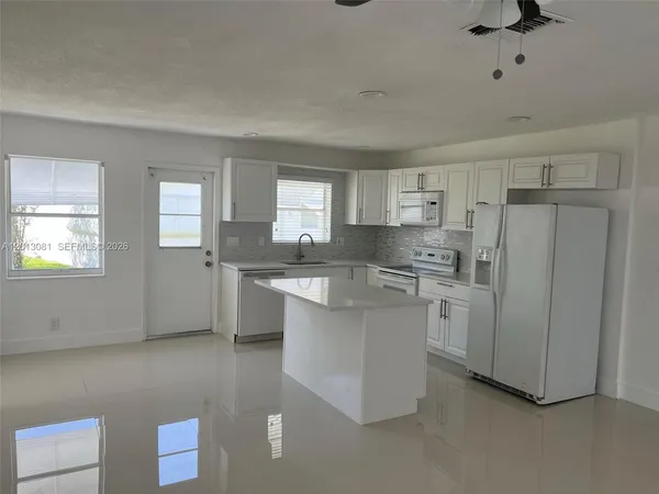 $2,490 | 145 Northwest 41st Court, Unit 11, Deerfield Beach, FL 33064