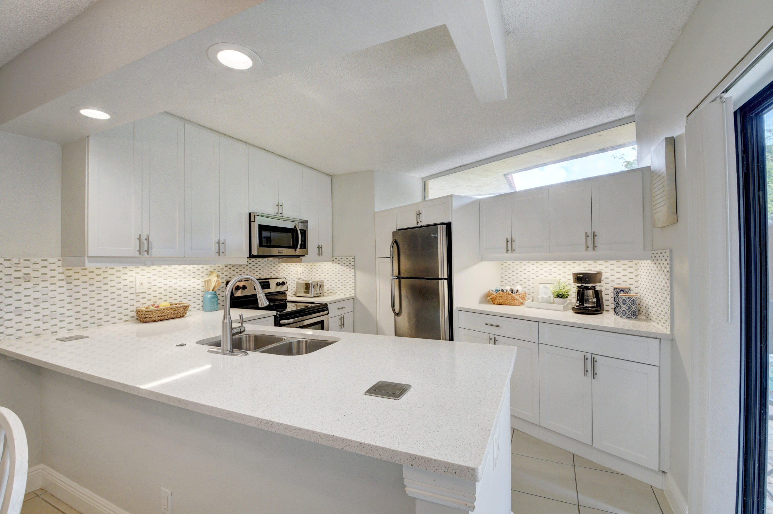 8393 Trent Court, Unit D Boca Raton, FL 33433 - Photo 12 of 38 Kitchen