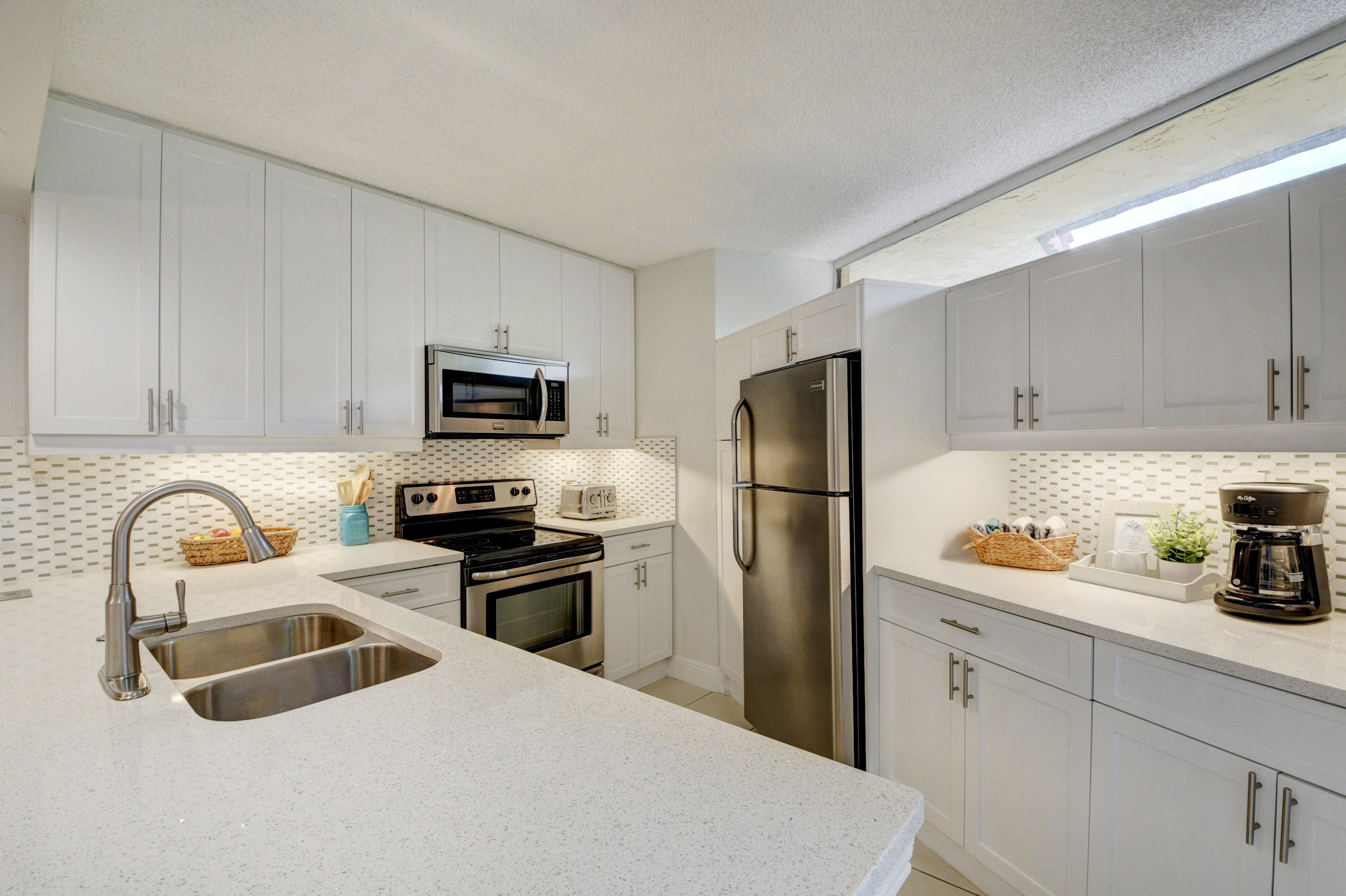 8393 Trent Court, Unit D Boca Raton, FL 33433 - Photo 13 of 38 Kitchen