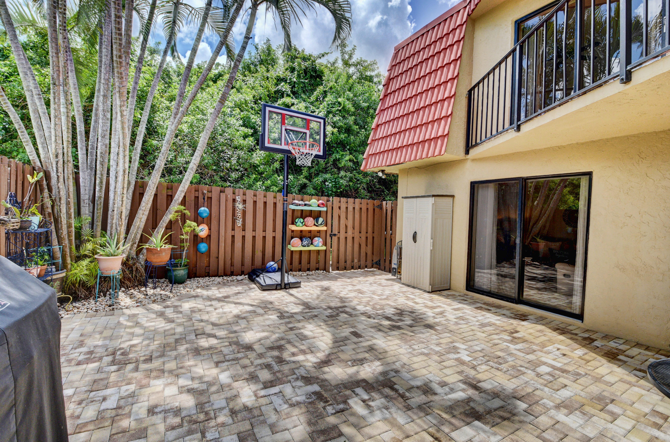 8393 Trent Court, Unit D Boca Raton, FL 33433 - Photo 25 of 38 Great entertainment venue