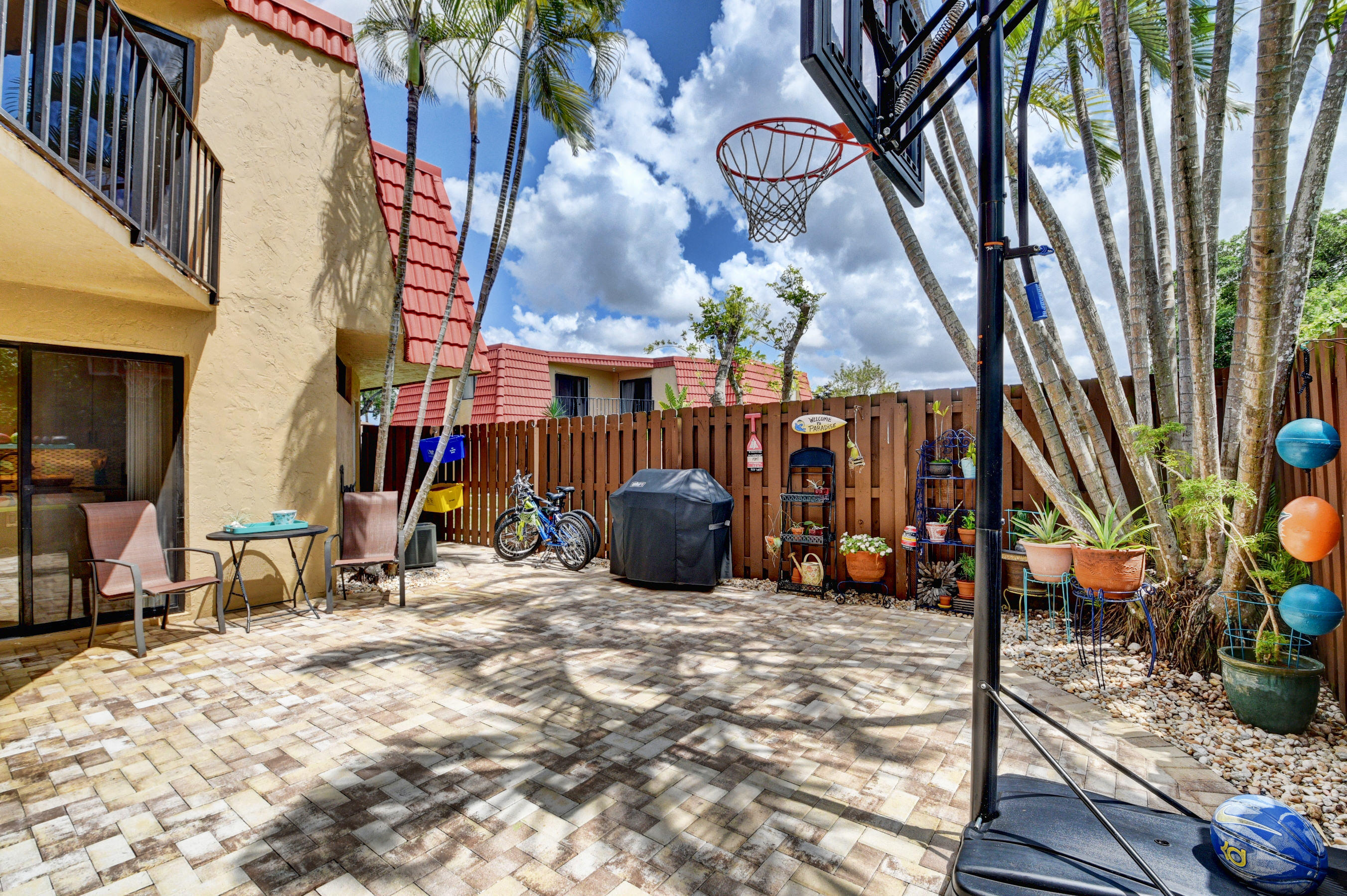 8393 Trent Court, Unit D Boca Raton, FL 33433 - Photo 5 of 38 Paved courtyard