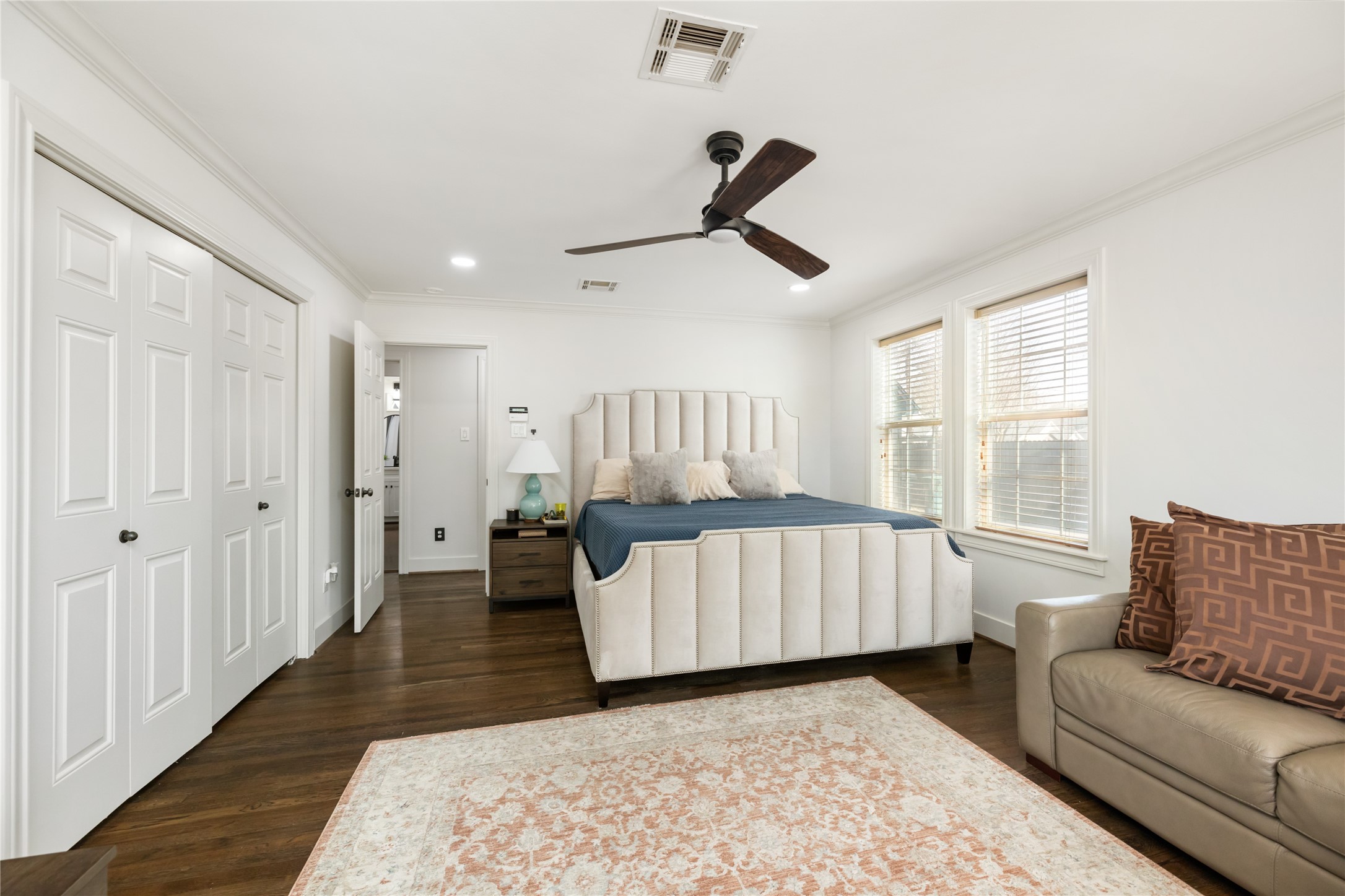 516 West 30th Street Houston, TX 77018 - Photo 29 of 49 Large Bedroom downstairs shown furnished