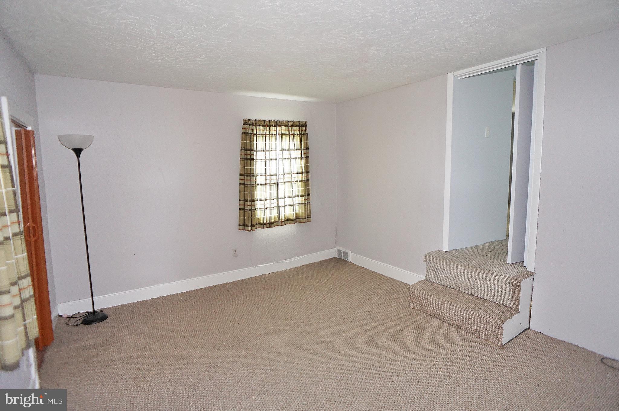 10 Upper Neck Road Pittsgrove, NJ 08318 - Photo 18 of 18 an empty room with windows