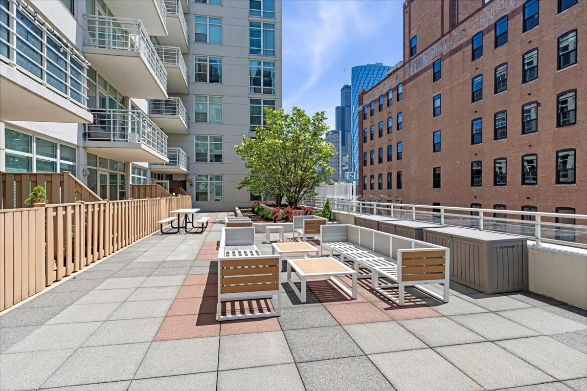 909 West Washington Boulevard, Unit 606 Chicago, IL 60607 - Photo 18 of 20