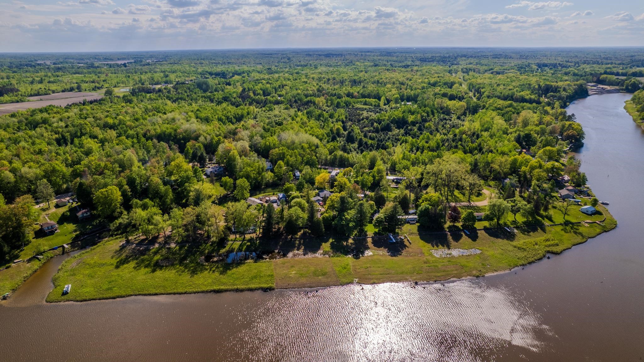 524 Hilo Road Gladwin, MI 48624 - Photo 7 of 49