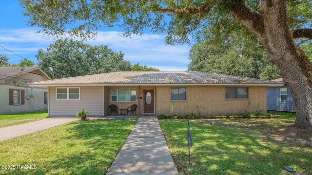 $170,000 | 309 Azalea Drive, New Iberia, LA 70563