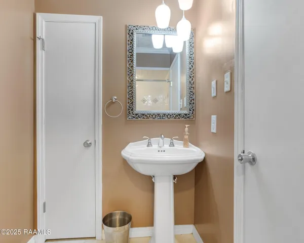 $170,000 | 309 Azalea Drive, New Iberia, LA 70563