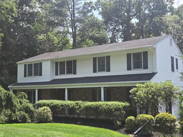 $949,900 | 32 Newport Avenue, Tappan, NY 10983