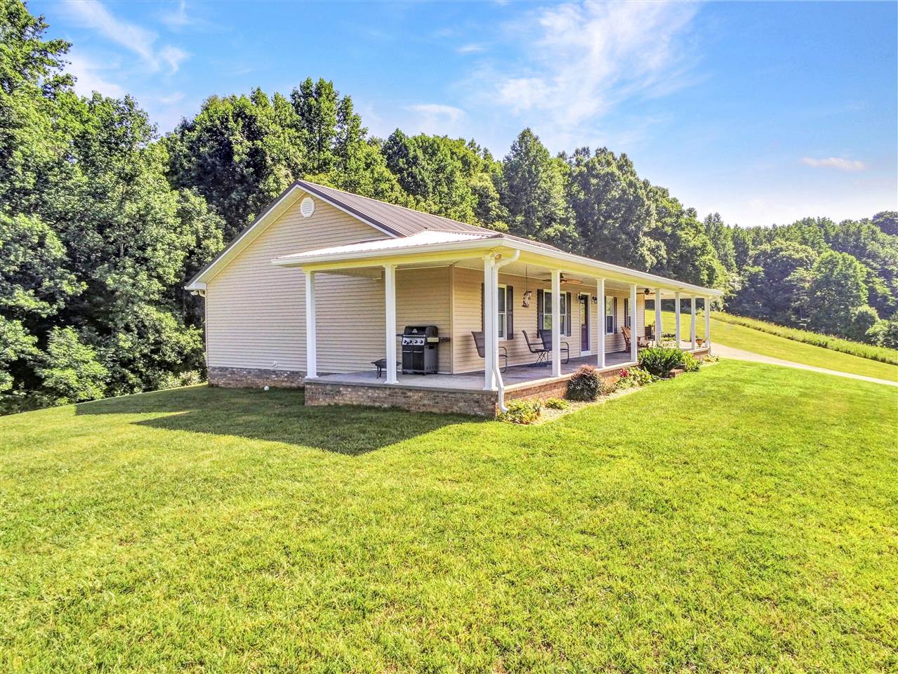 7017 Tompkinsville Road Summer Shade, KY 42166 - Photo 2 of 40 Gallery Image 2