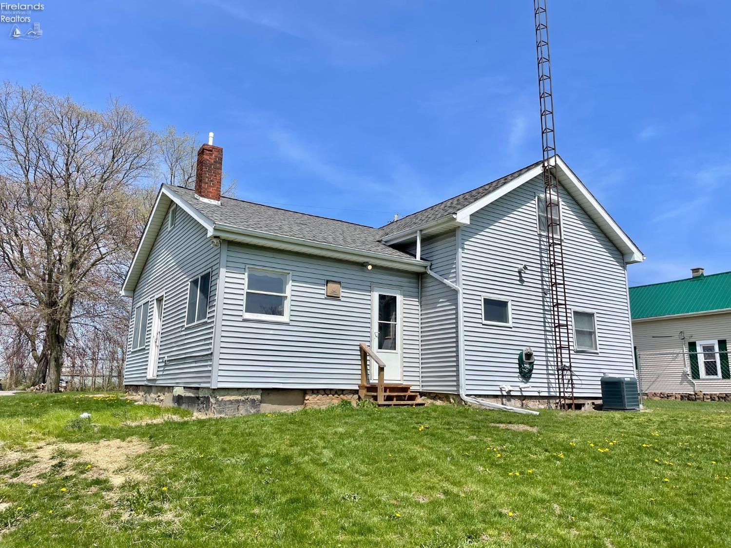 418 Spring Street Clyde, OH 43410 - Photo 5 of 40 Gallery Image 5