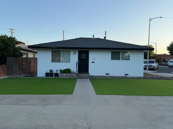 $719,000 | 1205 F Street, Reedley, CA 93654